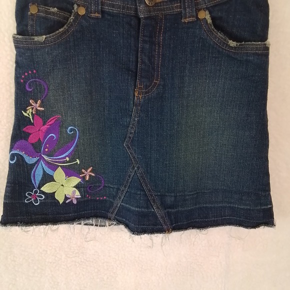 Disney Store Denim Mini Skirt Size Medium in Dark Wash w/ Patches &‎ Embroidery - Picture 4 of 13